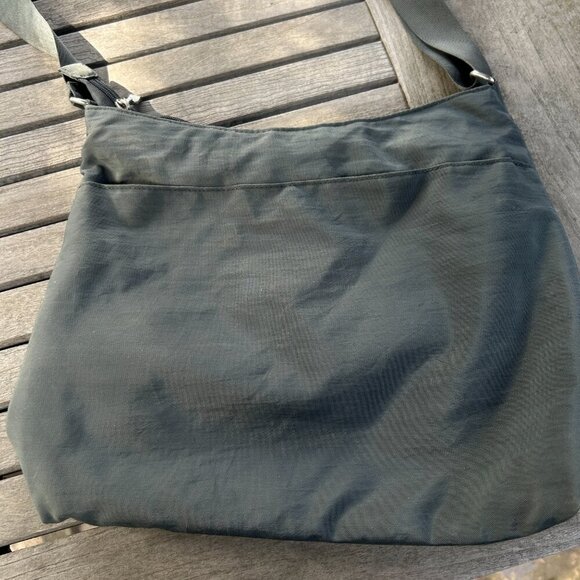Baggallini Gray Canvas Hobo Crossbody Bag - Picture 6 of 7